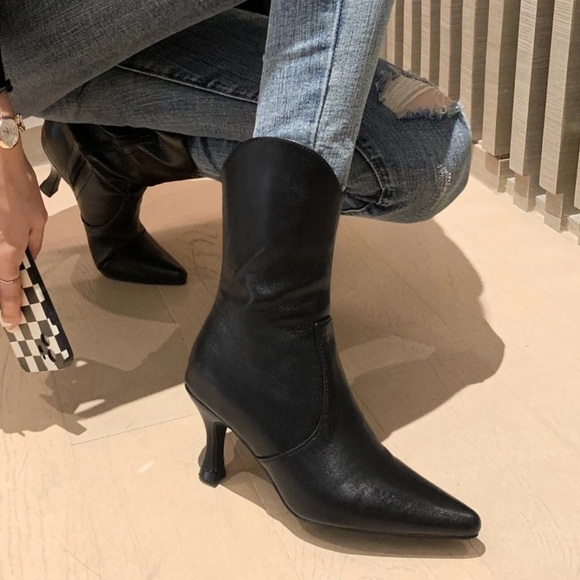 🆕 Classic Point Toe Side Zip Boots - Picture 3 of 9